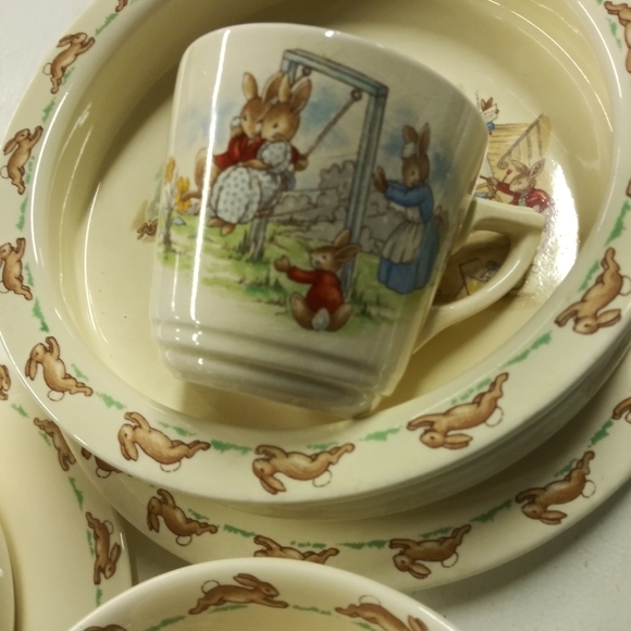 Royal Doulton Bunnykins Blown Away--8 Piece Set
